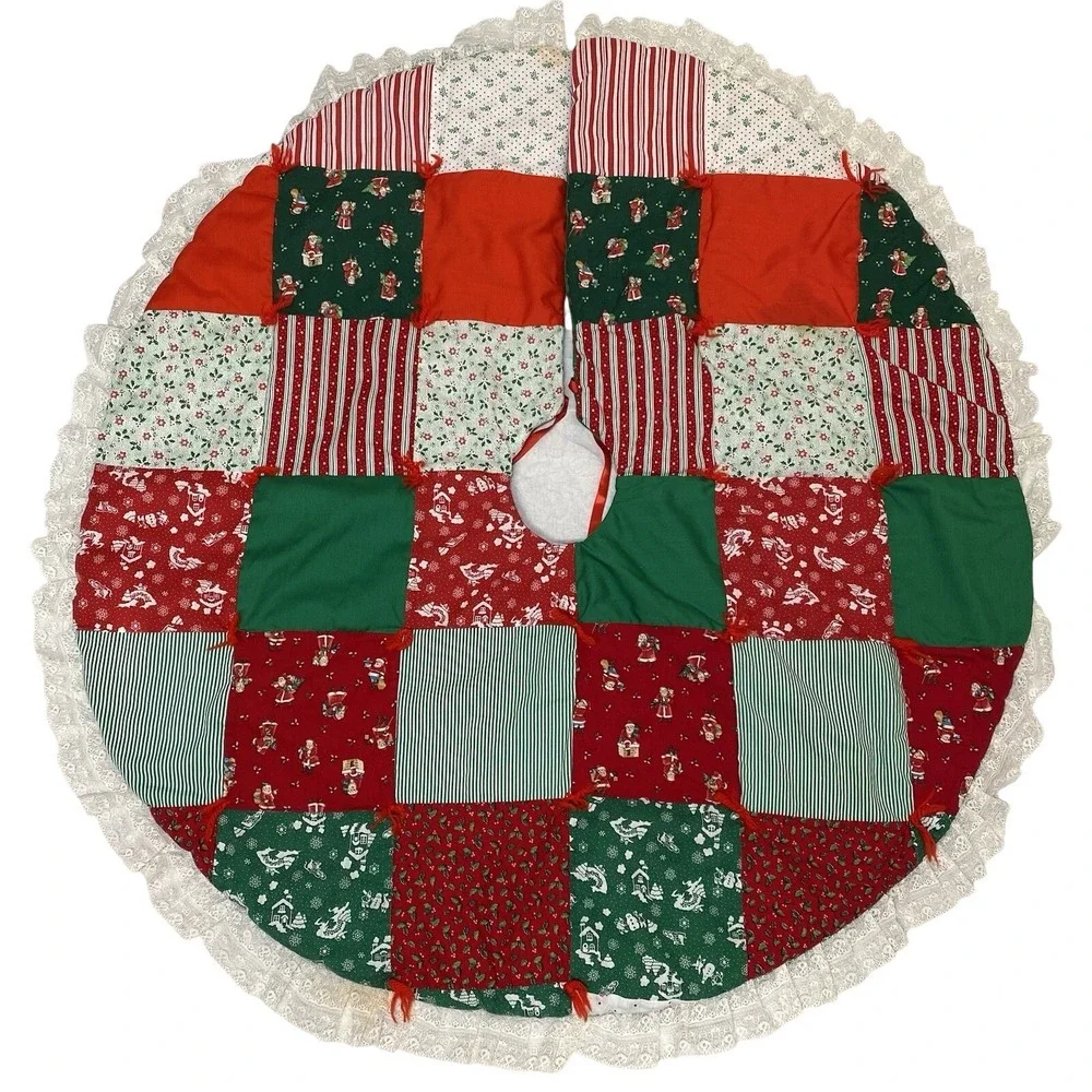 Handmade Christmas Tree Skirt Patchwork Red Green Lace Vintage 34in